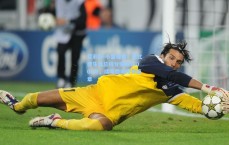 竞彩网-小里程碑！恩比德生涯总得分突破13000分，续写费城传奇篇章