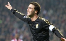 体彩竞猜_后阿隆索时代小熊迷失进攻端，浪射成瘾反助对手掌控节奏