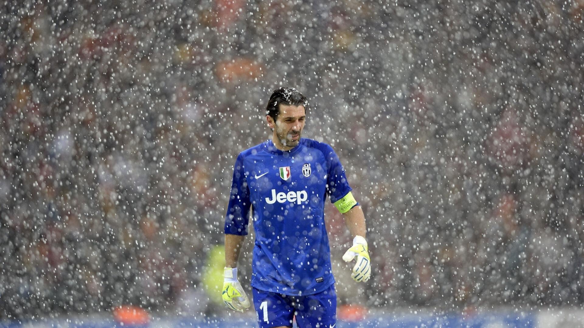 尤文图斯主场迎战罗马，近五次交锋旗鼓相当，战术博弈成胜负关键